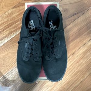 Vans all black tennis shoe